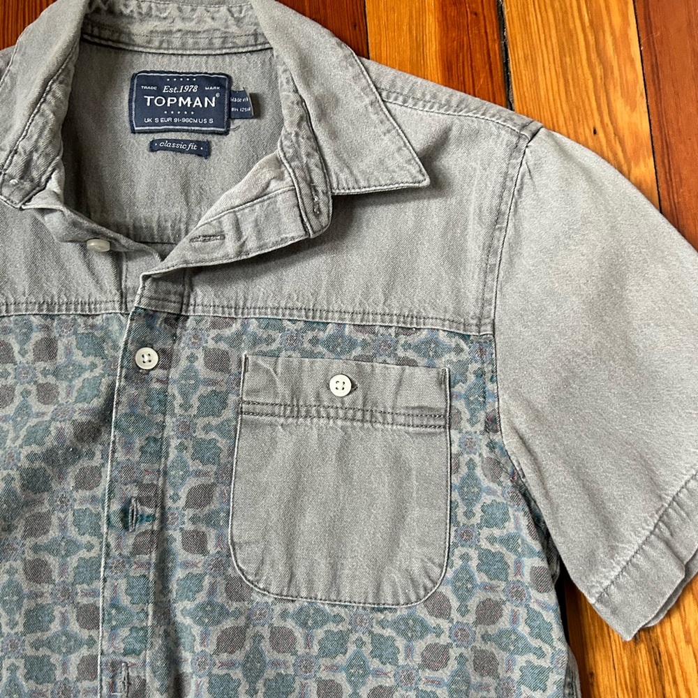 Top man denim button up short sleeve with unique pattern